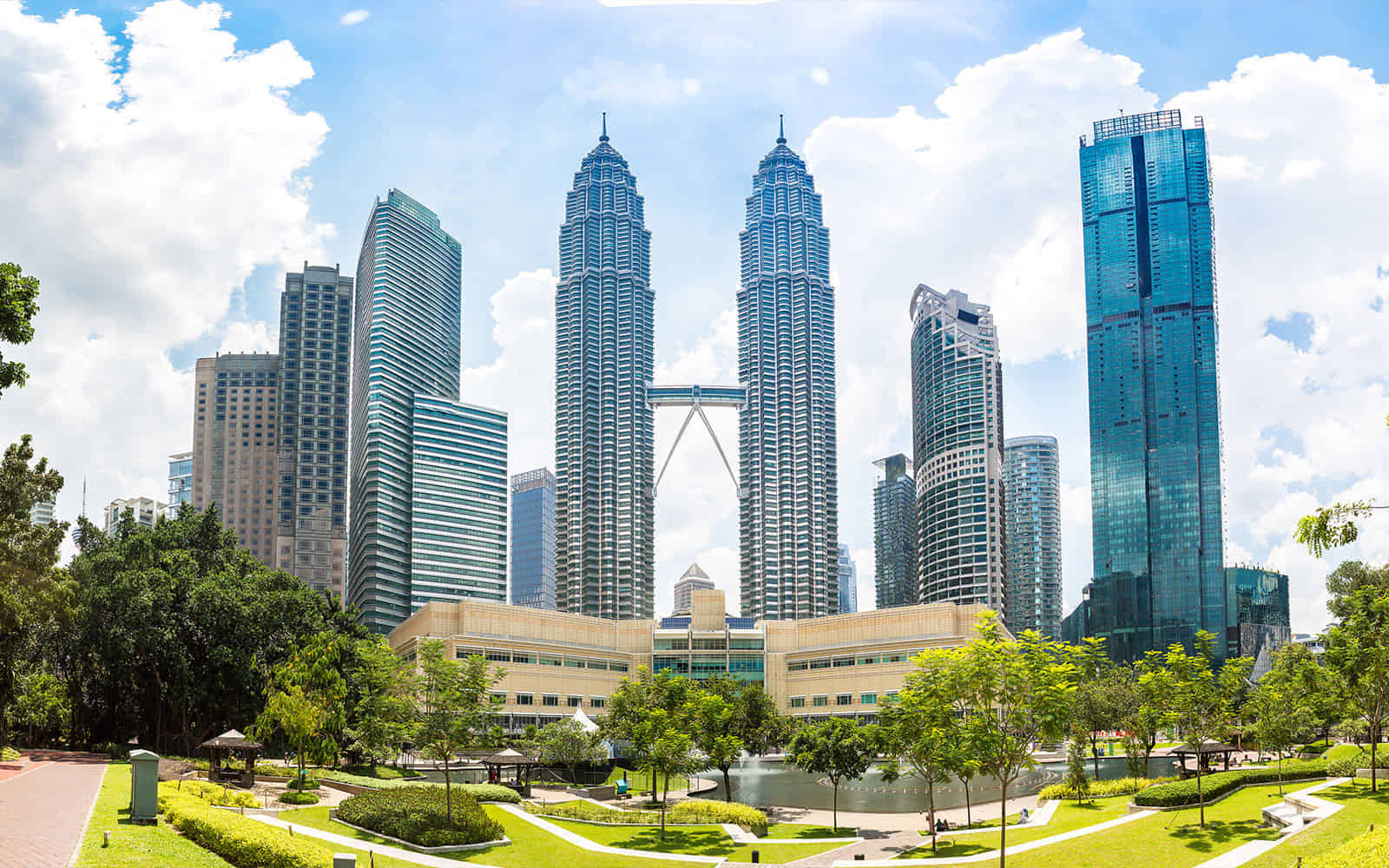 Night tour with KL Tower Observation Deck and Petronas Twin Towers (no dinner) - Closed on Monday